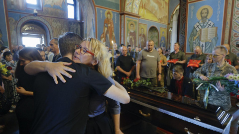 ucrania Familiares, amigos y compañeros del fallecido militar ucraniano Roman Oryshchenko asisten a su ceremonia de despedida en la catedral de San Mykhailivsky en Kyiv, Ucrania, 09 de julio 2025.