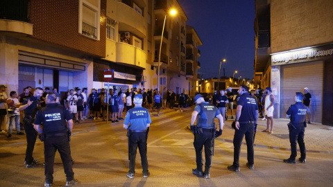Torre Pacheco Agentes de Policía Local y Guardia Civil durante los altercados en Torre Pacheco, a 12 de julio de 2025, en Torre Pacheco, Murcia (España).Martín C. / Europa Press13 JULIO 2025;ALTERCADOS;MURCIA;DETENIDO;TORRE PACHECO;ALTERCADO;GRUPOS;EXTREMA DERECHA;MAGREBIES13/7/2025