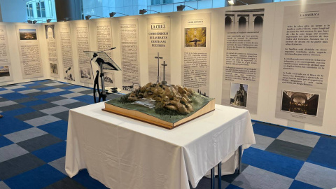 Exposición Valle de los Caídos Vista general de la exposición de Vox sobre Cuelgamuros en el Parlamento Europeo.