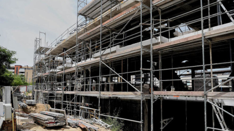 El PP convierte el mundo rural en un complejo turístico: más del 50% de las viviendas proyectadas en suelo rústico no se destinan a fijar población El PP convierte el mundo rural en un complejo turístico: más del 50% de las viviendas proyectadas en suelo rústico no se destinan a fijar población