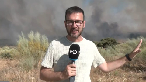 Un reportero de Madrid Directo cubre el incendio de Méntrida desde Villamanta (Madrid).
