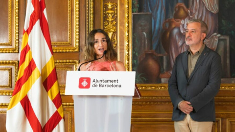 La comissionada pel català a l'Ajuntament de Barcelona, Marta Salicrú, en una roda de premsa aquest divendres amb l'alcalde de Barcelona, Jaume Collboni La comissionada pel català a l'Ajuntament de Barcelona, Marta Salicrú, en una roda de premsa aquest divendres amb l'alcalde de Barcelona, Jaume Collboni