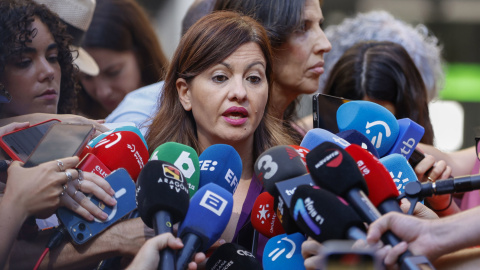 MADRID, 17/07/2025.- La ministra de Juventud e Infancia, Sira Rego, atiende a los medios tas presidir este jueves a la Conferencia Sectorial sobre la reubicación de unos 3.000 menores migrantes no acompañados, a la que no han acudido las comunidades gobernadas por el PP por considerar que el Gobierno pretende imponer un reparto "forzoso" e "ilegal" que vulnera el principio de igualdad territorial. EFE/ Mario Morón