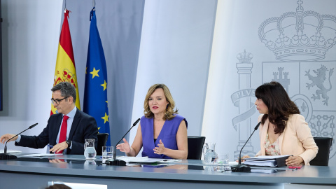 El ministro de la Presidencia, Félix Bolaños, la ministra de Educación, Pilar Alegría, y la ministra de Igualdad, Ana Redondo, durante una rueda de prensa tras el Consejo de Ministros, en el Palacio de la Moncloa, a 22 de julio de 2025, en Madrid El ministro de la Presidencia, Félix Bolaños, la ministra de Educación, Pilar Alegría, y la ministra de Igualdad, Ana Redondo, durante una rueda de prensa tras el Consejo de Ministros, en el Palacio de la Moncloa, a 22 de julio de 2025, en Madrid.