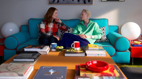 f 'La habitación de al lado'.