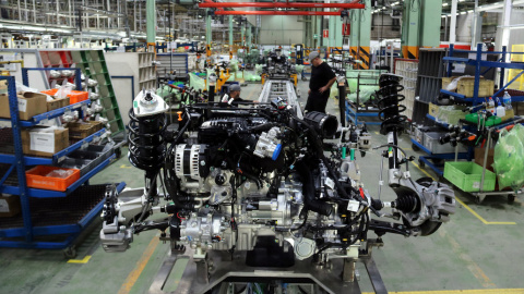 Fotografia de la planta d'Ebro, a la Zona Franca de Barcelona, on es munten cotxes elèctrics.