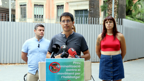 El portaveu d'Alerta Solidària, Martí Majoral, en la roda de premsa davant el Departament d'Interior