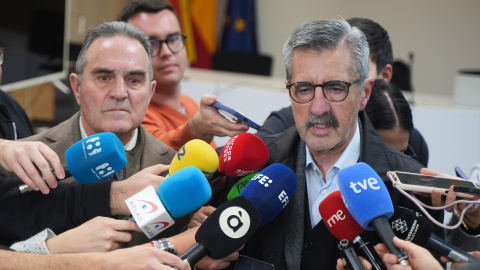 El comisionado del Gobierno para la recuperación tras las DANA, José María Ángel (d), el pasado febrero en València. El comisionado del Gobierno para la recuperación tras las DANA, José María Ángel (d), el pasado febrero en València.