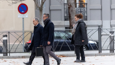 El juez Ángel Hurtado, primero por la izquierda, llegando al Tribunal Supremo, en una imagen de archivo. El juez Ángel Hurtado, primero por la izquierda, llegando al Tribunal Supremo, en una imagen de archivo.