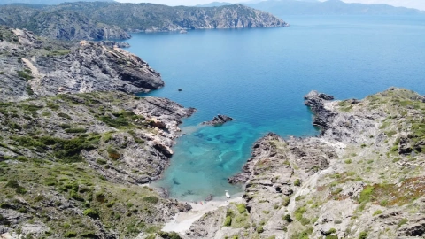 Pirates-del-cap-de-creus-empordaturisme10 A la península del Cap de Creus, la tradició oral parla del gegant Bufavent, una criatura que dorm a les entranyes de la serra