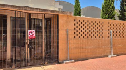 El centro de participación del barrio continúa cerrado y sin noticias de reapertura.