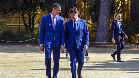 El presidente del Gobierno, Pedro Sánchez, y el presidente de la Generalitat de Catalunya, Salvador Illa, en una imagen de archivo. El presidente del Gobierno, Pedro Sánchez, y el presidente de la Generalitat de Catalunya, Salvador Illa, en una imagen de archivo.