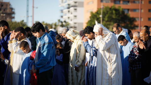 musulmanes Los musulmanes celebran la fiesta del Fin del Ramadán, a 10 de abril de 2024, en Almería (Andalucía, España).