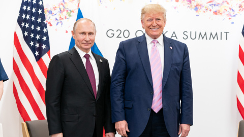 EuropaPress_6734684_filed_14_june_2019_japan_osaka_us_president_donald_trump_and_russian Foto de archivo de Vladimir Putin con Donald Trump.