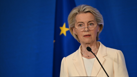 EuropaPress_6872227_24_july_2025_china_beijing_eu_commission_president_ursula_von_der_leyen (Foto de ARCHIVO)24 July 2025, China, Beijing: EU Commission President Ursula von der Leyen speaks to journalists during the 25th EU-China Summit in Beijing, where she and EU Council President Costa met with the Chinese leadership. Photo: Johannes Neudecker/dpa24/7/2025 ONLY FOR USE IN SPAIN