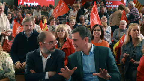 Imagen de archivo de mayo de 2023 de Javier Javier Lamban y Pedro Sánchez, en un acto de la campaña electoral de las autonómicas de ese año.