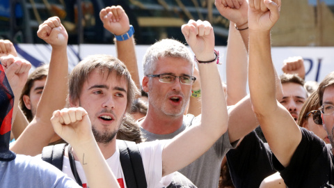 Sergi Saladié, quan era diputat de la CUP, enmig d'una protesta del 2017 Sergi Saladié, quan era diputat de la CUP, enmig d'una protesta del 2017