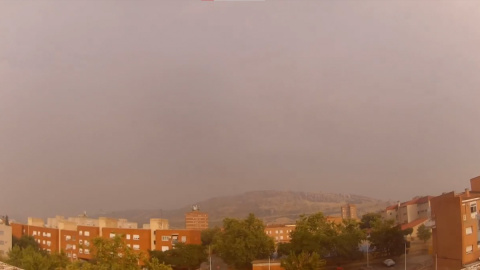 Los cielos de Ciudad Real a Toledo se tiñen del humo de los incendios extremeños, disparando la contaminación del aire Los cielos de Ciudad Real a Toledo se tiñen del humo de los incendios extremeños, disparando la contaminación del aire