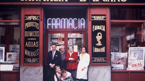 El reparto de 'Farmacia de Guardia' junto a su creador, Antonio Mercero. El reparto de 'Farmacia de Guardia' junto a su creador, Antonio Mercero.