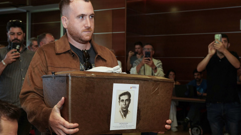 Los restos de José Galán Núñez que, junto a los Manuel Ramiro Souto, han sido entregados a su familia tras ser exhumados hace un año de una fosa común.