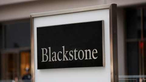 El logo de Blackstone en sus oficinas en Manhattan (Nueva York). El logo de Blackstone en sus oficinas en Manhattan (Nueva York).