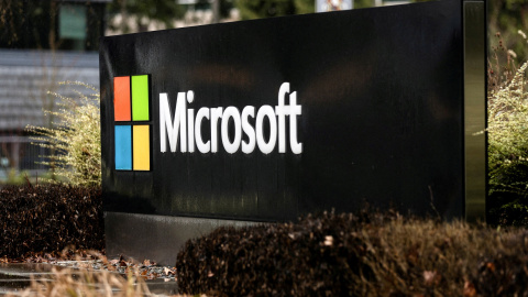 El logo de Microsoft delante de la sede de la compañía tecnológica en Redmond (Washington, EEUU). El logo de Microsoft delante de la sede de la compañía tecnológica en Redmond (Washington, EEUU).