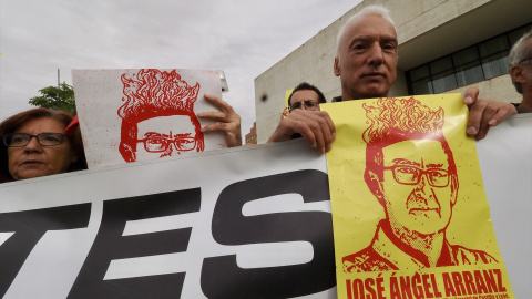 EuropaPress_6920322_colectivos_asociaciones_organizaciones_sindicales_politicas_castilla_leon Colectivos, asociaciones y organizaciones sindicales y políticas de Castilla y León durante una concentración frente a las Cortes de Castilla y León, a 29 de agosto de 2025.