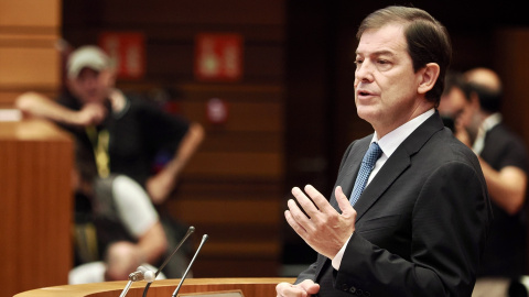 EuropaPress_6920411_presidente_junta_alfonso_fernandez_manueco_comparece_pleno_cortes_informar El presidente de la Junta, Alfonso Fernández Mañueco, comparece ante el Pleno de las Cortes a 29 de agosto de 2025, en Valladolid, Castilla y León (España). A lo largo del verano, los incendios han arrasado cerca de 166.000 hectáreas en Castilla y León, y la proporción de terreno ardido en León en León representa el 31% del total en España.Photogenic/Claudia Alba / Europa Press29 AGOSTO 2025;MAÑUECO;COMPARECENCIA;VALLADOLID;CASTILLA Y LEÓN;INCENDIOS FORESTALES;29/8/2025