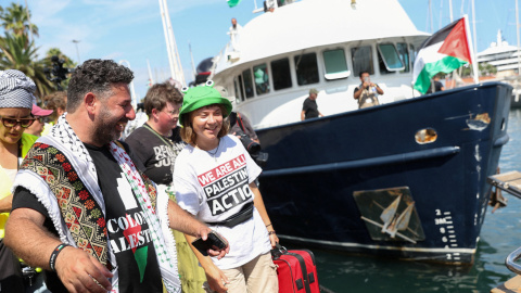 La activista sueca Greta Thunberg junto al Global Sumud Flotilla.