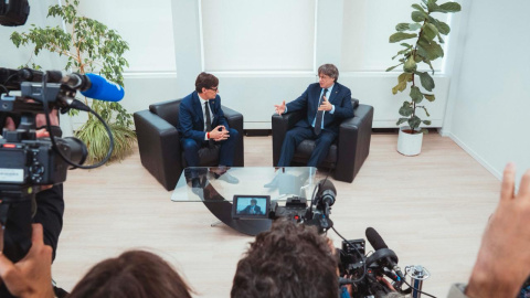 Reunio La reunió entre Illa i Puigdemont,, celebrada en un espai sobri, ha generat una gran expectació mediàtica.