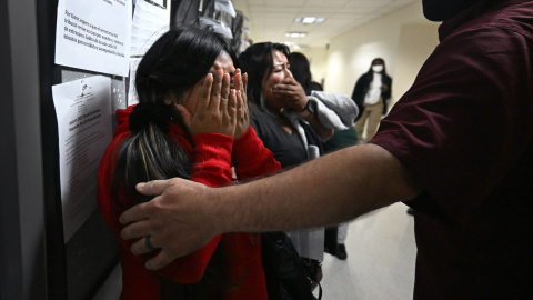 (Foto de ARCHIVO)26 August 2025, US, New York: A family weeps after their loved one, a migrant from Ecuador, is detained by ICE after his immigration court hearing at the Jacob Javits Federal Building in New York. Photo: Carol Guzy/ZUMA Press Wire/dpa26/8/2025 ONLY FOR USE IN SPAIN