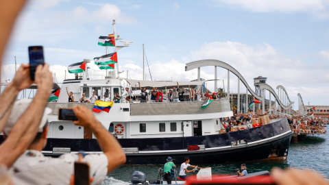 EuropaPress_6925764_despedida_global_sunat_flotilla_puerto_barcelona_31_agosto_2025_barcelona La Global Sumud Flotilla parte de Barcelona a Gaza con más de 20 barcos y más de 300 personas
