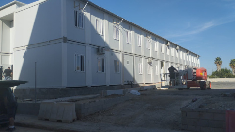 Barracones para el CEIP Carme Miquel de El Raval de Algemesí a menos de una semana para el inicio del curso