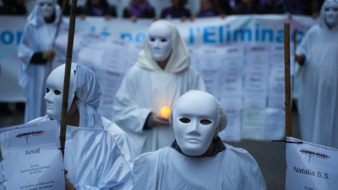 Varias personas durante la manifestación de la Coordinadora Feminista de Valencia por el 8M. Foto de archivo Varias personas durante la manifestación de la Coordinadora Feminista de Valencia por el 8M. Foto de archivo