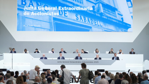 Vista de la junta general extraordinaria de accionistas de Banco Sabadell. Vista de la junta general extraordinaria de accionistas de Banco Sabadell.