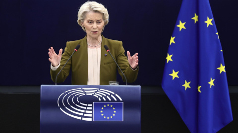La presidenta de la Comisión Europea, Ursula von der Leyen, interviene en un debate sobre el «Estado de la Unión» en el Parlamento Europeo, en Estrasburgo (Francia), el 10 de septiembre de 2025. La sesión plenaria tendrá lugar del 8 al 11 de septiembre de 2025. (Francia, Estrasburgo) EFE/EPA/RONALD WITTEK