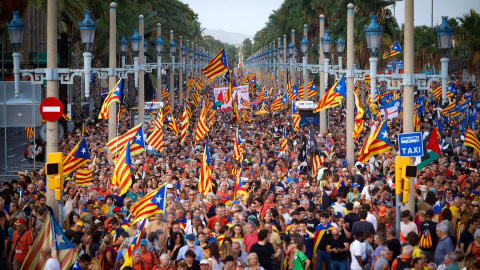 Diada en Barcelona Cientos de personas durante la manifestación convocada por la ANC en Barcelona.