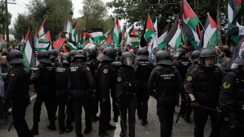 Decenas de personas durante una concentración contra la participación de Israel en la Vuelta Ciclista de España, en el Alto de San Cosme (Pontevedra). Decenas de personas durante una concentración contra la participación de Israel en la Vuelta Ciclista de España, en el Alto de San Cosme (Pontevedra).