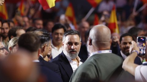 MADRID, 14/09/2025.- El líder de Vox, Santiago Abascal, a su llegada al evento 'Europa Viva 25', en el que participarán por videoconferencia líderes de la ultraderecha internacional como el presidente de Argentina, Javier Milei, y representantes del grupo Patriots del Parlamento Europeo, este domingo, en Madrid. EFE/J.J. Guillén