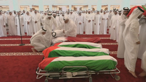 2025-09-11T184508Z_544636849_RC2OPGARXLC9_RTRMADP_3_ISRAEL-PALESTINIANS-QATAR-UN (1) Funeral por las víctimas de un ataque israelí en Doha (Qatar).