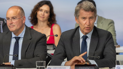 l presidente del PP, Alberto Núñez Fiejóo, acompañado por el secretario general del PP, Miguel Tellado, preside la reunión de la Junta Nacional del Partido Popular, a 15 de septiembre de 2025, en Madrid (España). l presidente del PP, Alberto Núñez Fiejóo, acompañado por el secretario general del PP, Miguel Tellado, preside la reunión de la Junta Nacional del Partido Popular, a 15 de septiembre de 2025, en Madrid (España).