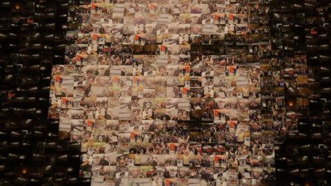 Detall del mosaic de Felip VI amb fotos de l'1-O a Girona