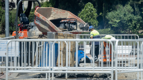 trabajadores_airelibre Un peón haciendo su trabajo el pasado mes de julio.