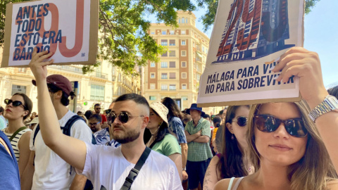 Masiva manifestación en Málaga en junio de 2024 con el lema 'Málaga para vivir, no para sobrevivir'.