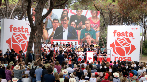 El president de la Generalitat, Salvador Illa, durant la seva intervenció a la Festa de la Rosa. El president de la Generalitat, Salvador Illa, durant la seva intervenció a la Festa de la Rosa.