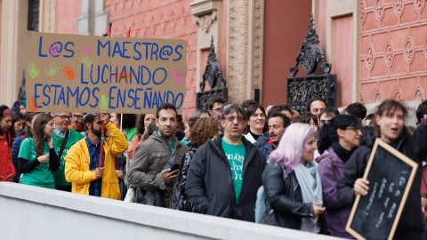 Protesta frente a la Consejería de Educación, a 26 de mayo de 2023, en Madrid (España). Imagen de archivo.
