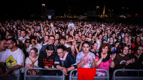 Diversos assistents del concert de la Ludwig Band a l'escenari de la platja del Bogatell a Barcelona de l'any passat Diversos assistents del concert de la Ludwig Band a l'escenari de la platja del Bogatell a Barcelona de l'any passat