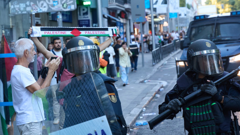Cargas policiales a varias personas que protestan a favor de Palestina en Atocha (Madrid), a 14 de septiembre de 2025. Cargas policiales a varias personas que protestan a favor de Palestina en Atocha (Madrid), a 14 de septiembre de 2025.