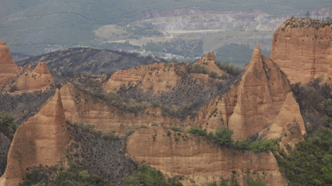 Vista de algunas zonas quemadas por el incendio.