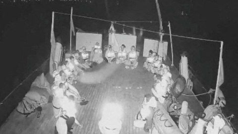 Captura con la transmisión en directo del buque Alma, integrante de la Flotilla que ha sido interceptada por Israel. Captura con la transmisión en directo del buque Alma, integrante de la Flotilla que ha sido interceptada por Israel.